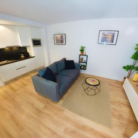 Modern Haven For Urban Explorers By Rems Málaga Exterior foto