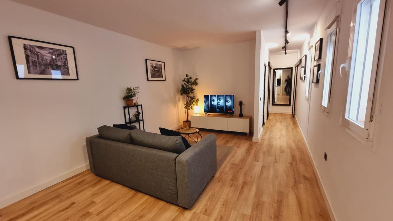 Modern Haven For Urban Explorers By Rems Málaga Exterior foto